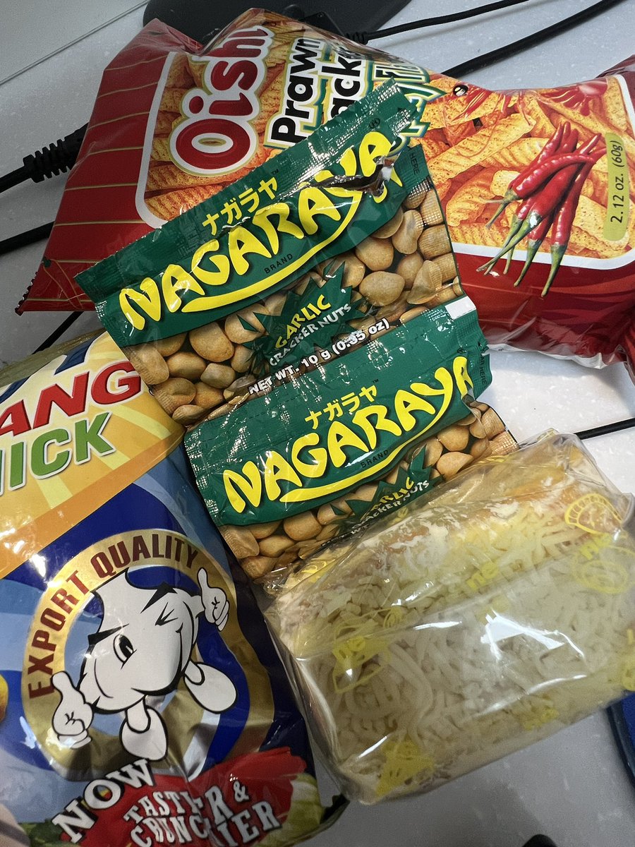 hellofatchie_'s tweet photo. 3/5: Night shift starter pack. 7/11 Siopao and gulp nalang kulang. 😅 https://t.co/c9v6Bi2Cyg