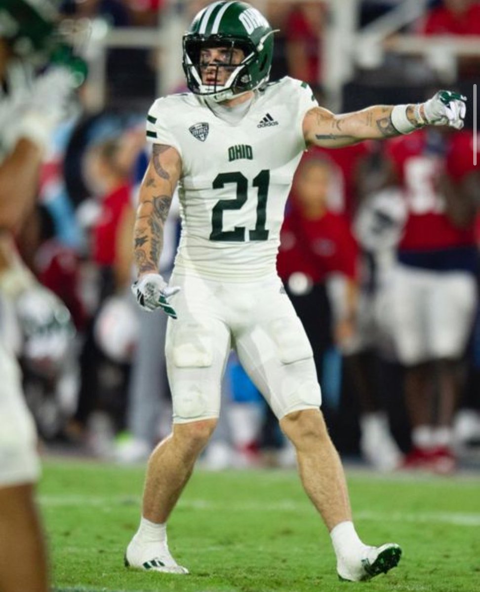 justPrestonpenn's tweet photo. Blessed to receive my second Division 1 offer from Ohio University 💚🤍 @DLO614 @gahannafootball @Coach_MHolliday #Gobobcats #Hunt https://t.co/NwjMrq5tAM