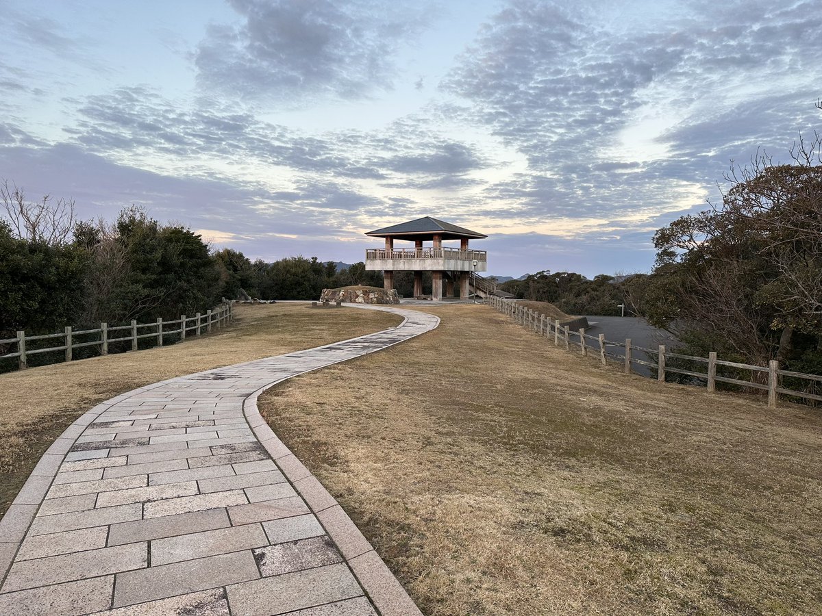 t7k8o's tweet photo. 私が住む近くにある公園、高台にあるんだよ。 https://t.co/E5jj3LOqqR