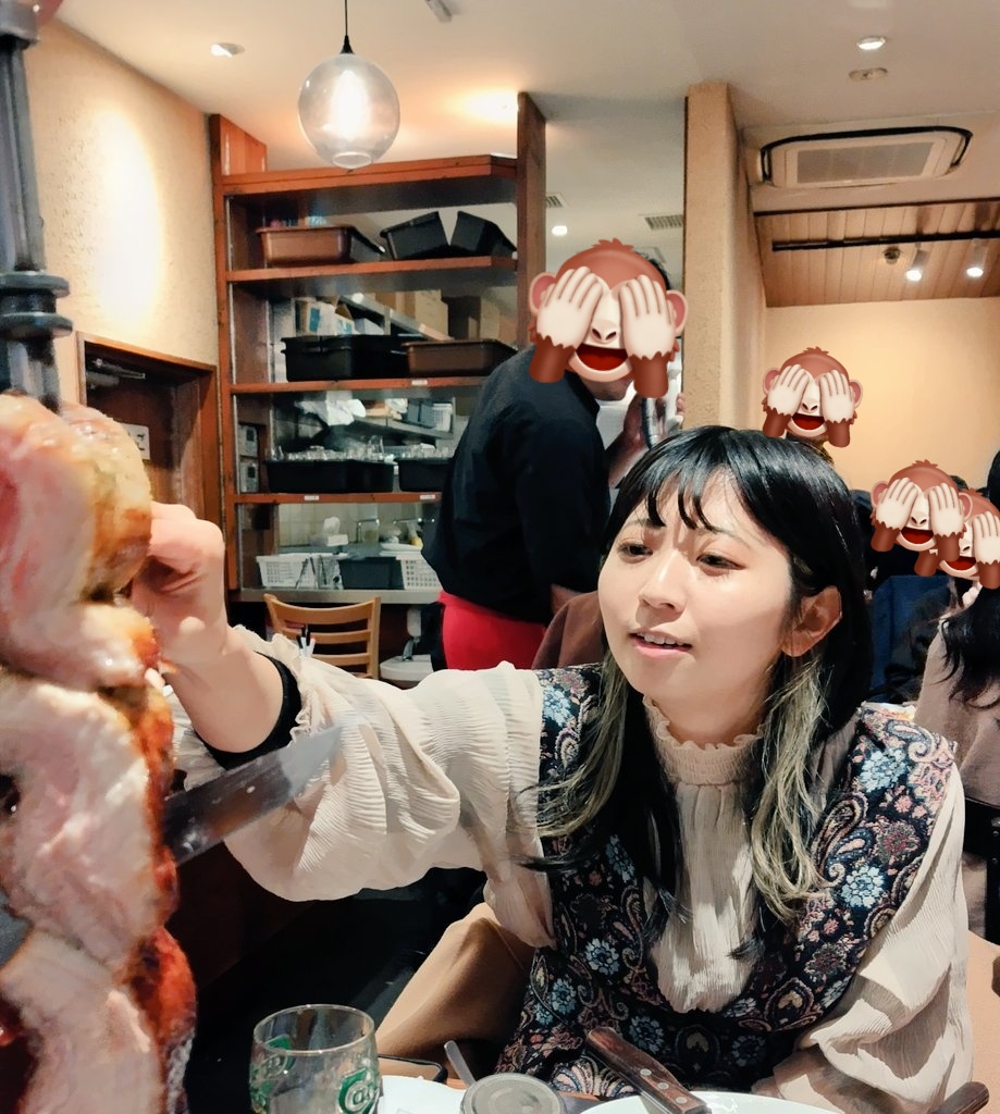 55RokuChan's tweet photo. 「えっ、１からって何処から作ってるの？」

【プリントするところからです…】

そう聞いてビックリしたよ！

てっきり【デザイン】だけで
後はお店から全部出来上がってくるのかと…

多分、歴代の #応援おさる やプラキーホルダーより
遥かに手間暇が文字数

#猿博打
#ZOOOOOM
#手作りキーホルダー https://t.co/MkyBpg8FXc