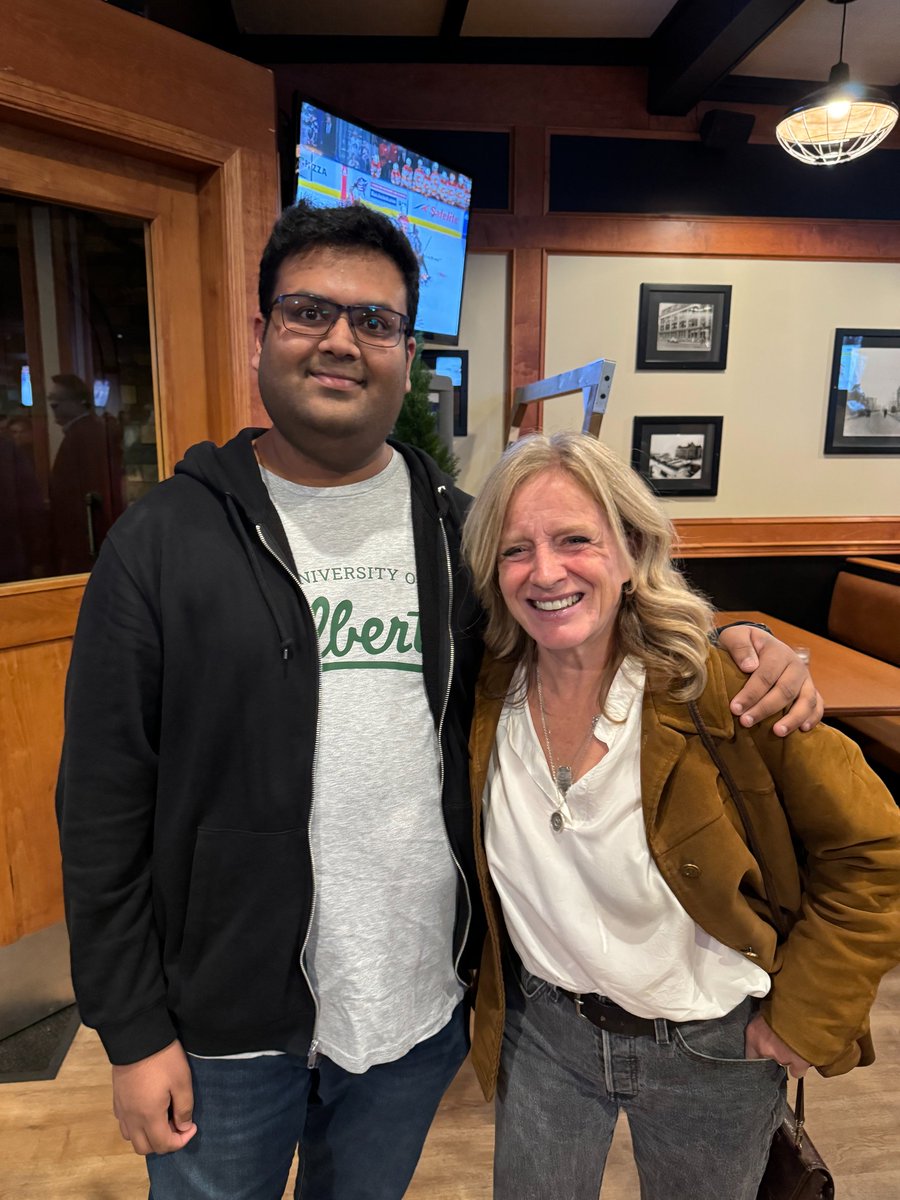 Dear @RachelNotley, You are a trailblazer and a champion for Alberta. You motivated me to be a leader and an advocate for my community and my values. It was an honour to be a candidate on your team, and I wish you nothing but the best for whatever you do next. Thank you 🍊