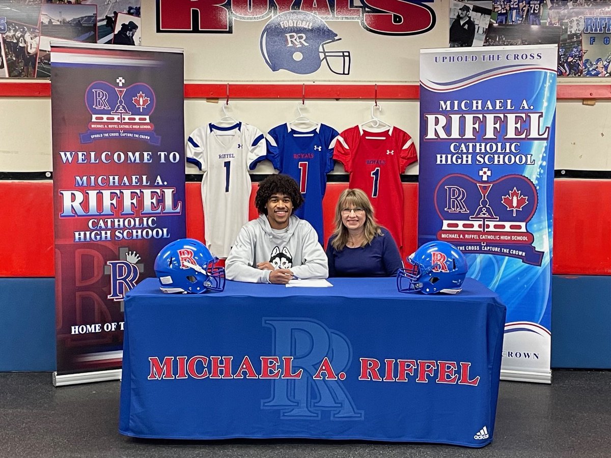 Huskie Football tweet media