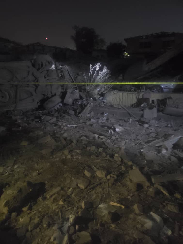 itzbasito's tweet photo. This is what’s left from the explosion in this area in Ibadan, building crashed and cars got burned 💔 https://t.co/xof2SjyKfF