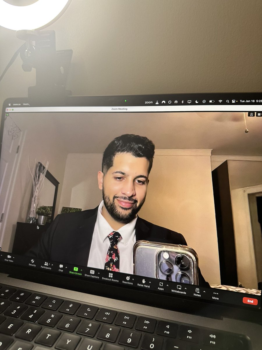 PavitMomi's tweet photo. Last interview before Residency Match calls for a photo! Extremely grateful for this opportunity and feel blessed to have met so many great programs and doctors. I’m going to have my hands full while thinking of my rank list over the next couple of weeks. #match2024 #medtwitter https://t.co/j6iPDqlrg5