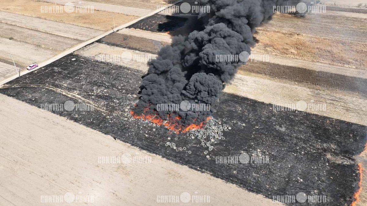 Contrapuntotlx's tweet photo. Durante la tarde de este martes 16 de enero un fuerte incendio se registró en el municipio de Papalotla. 
Se trató de un tiradero de llantas a cielo abierto. 

https://t.co/qpw51QI1yZ https://t.co/U3WoqG5neb