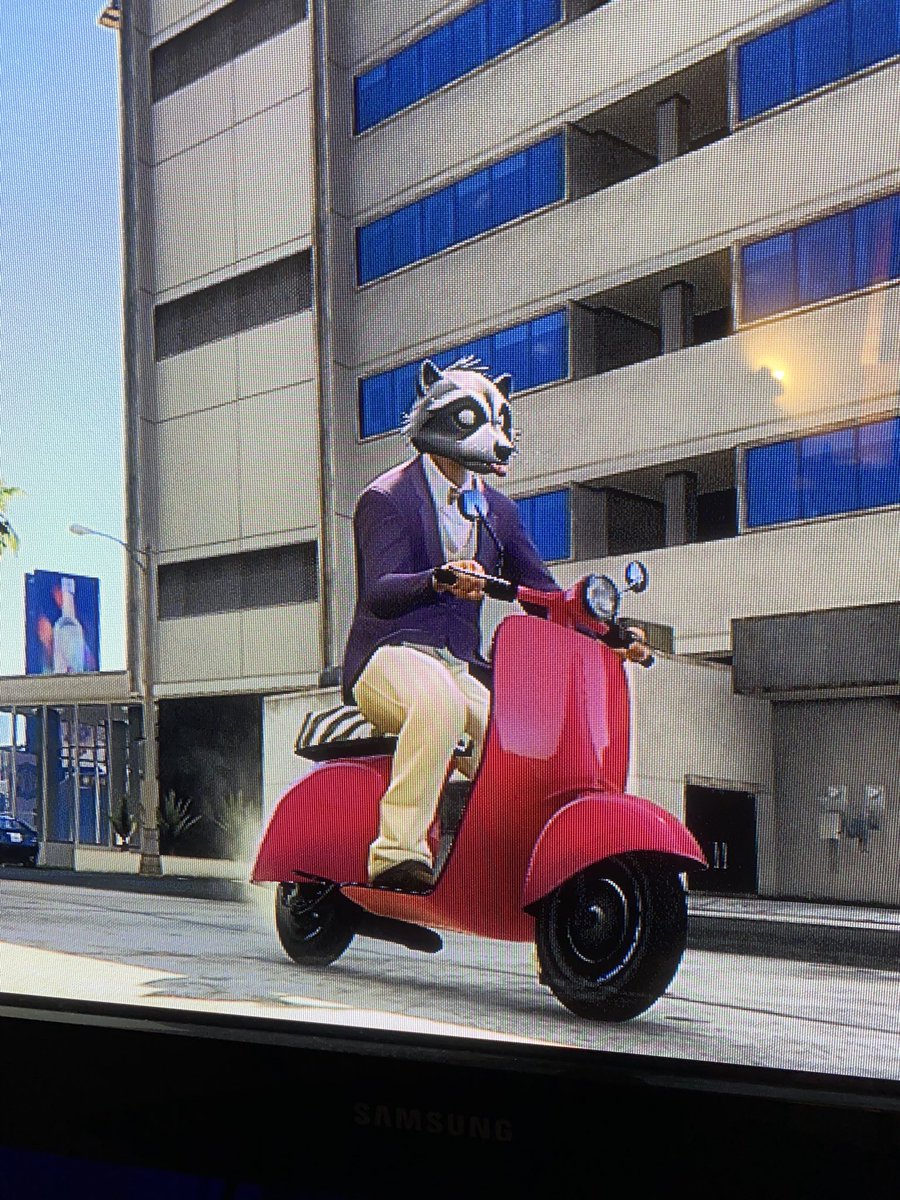 Playing GTA Online with my brother for the first time in years on Xbox One and forgot my vehicle of choice is a pink faggio 👌🏻