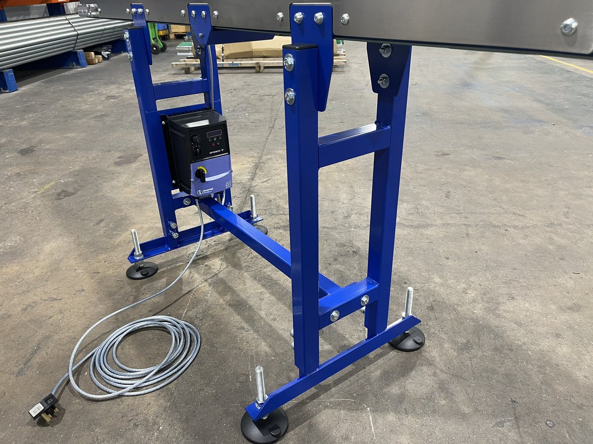 KCB40 low profile horizontal belt conveyors. Running towards the motor, we added a small plate to stop dropping parts escape the belt. Adjustable height, stainless guards, variable speed. Lengths &amp; Widths to suit. conveyorsections.co.uk/belt-conveyor/ ideal for use with press machinery.