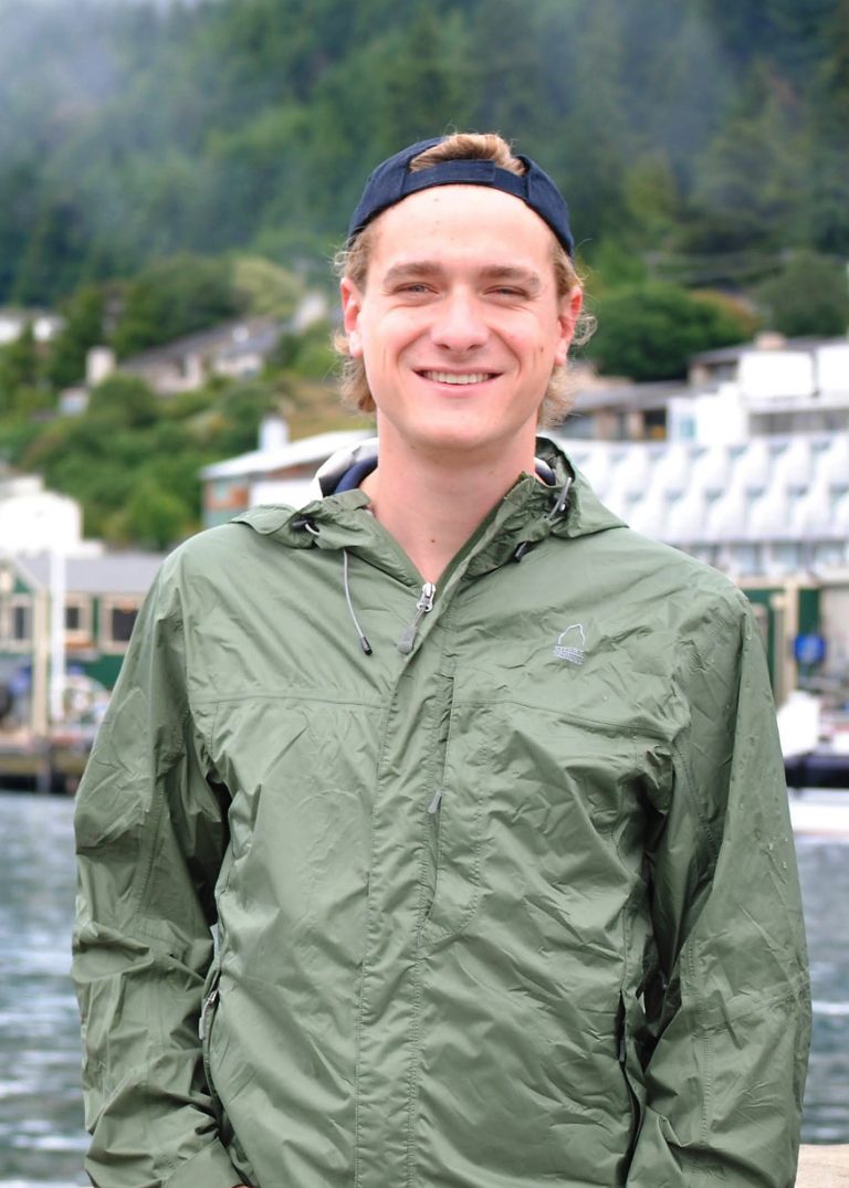 🥳 Congratulations to Sean Hardison, who successfully defended his PhD today in @UVA @uvaevsc! Stay tuned for some exciting papers about how climate is affecting fish and fisheries in the Chesapeake Bay and NE Shelf. @vcrlter @USLTER
