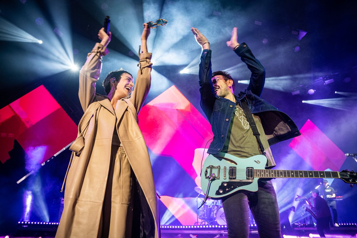 ntvgoficial's tweet photo. Quedate con quien te mire como Emi mira a Zoe 😁🫶

Nueva canción ME CANSÉ Ft. @ZoeGotusso ¿Ya la escucharon? 

🎧👉 https://t.co/gGvnNzpk0I https://t.co/Nr3mpjrr44