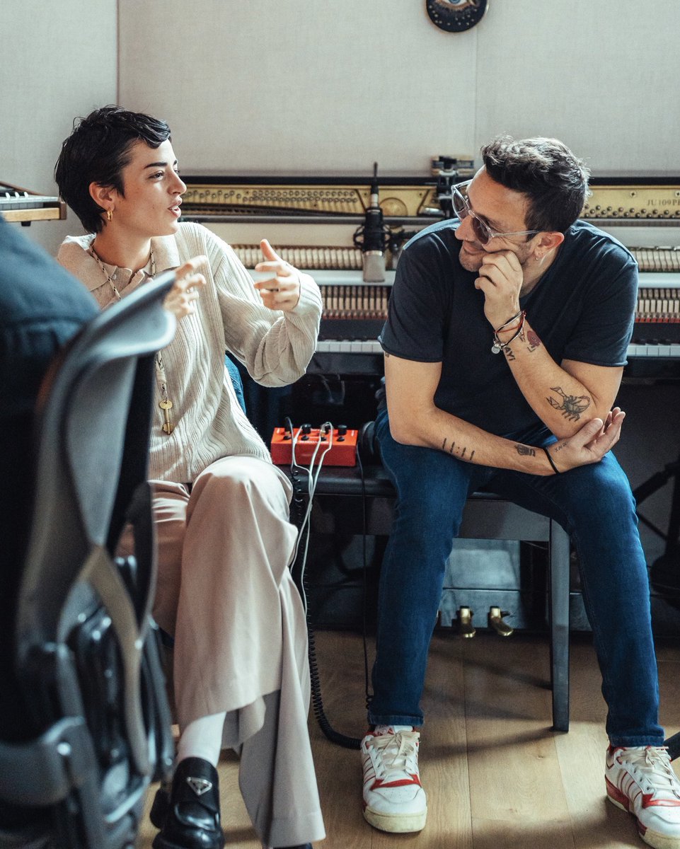 ntvgoficial's tweet photo. Quedate con quien te mire como Emi mira a Zoe 😁🫶

Nueva canción ME CANSÉ Ft. @ZoeGotusso ¿Ya la escucharon? 

🎧👉 https://t.co/gGvnNzpk0I https://t.co/Nr3mpjrr44
