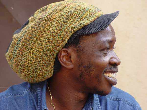 mixtures20's tweet photo. Les percussions africanes de #SidikiCamara #Mali per començar el #Mixtures @laveudesantjoan seguides de les composicions #Dossel #Brasil una descoberta molt especial amb @Gaishamusic els concerts @barnasants i un record per #MorfiGrei https://t.co/FFxHgePD1f https://t.co/fMIwblrgCg