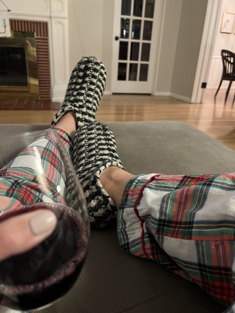 fortrosswinery's tweet photo. Sending warmth to all of our friends getting the worst of the snow and freezing temperatures. Remember, you can still #hittheslopes from the couch! https://t.co/10x78dStCb