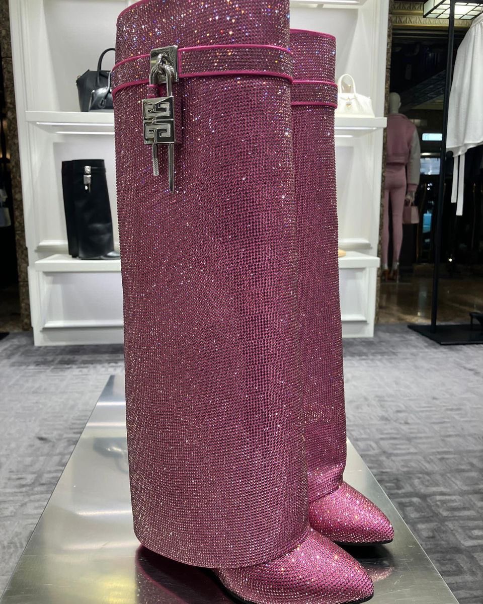 untitledallure's tweet photo. pink bling ✨ https://t.co/EL6kLwmVMD