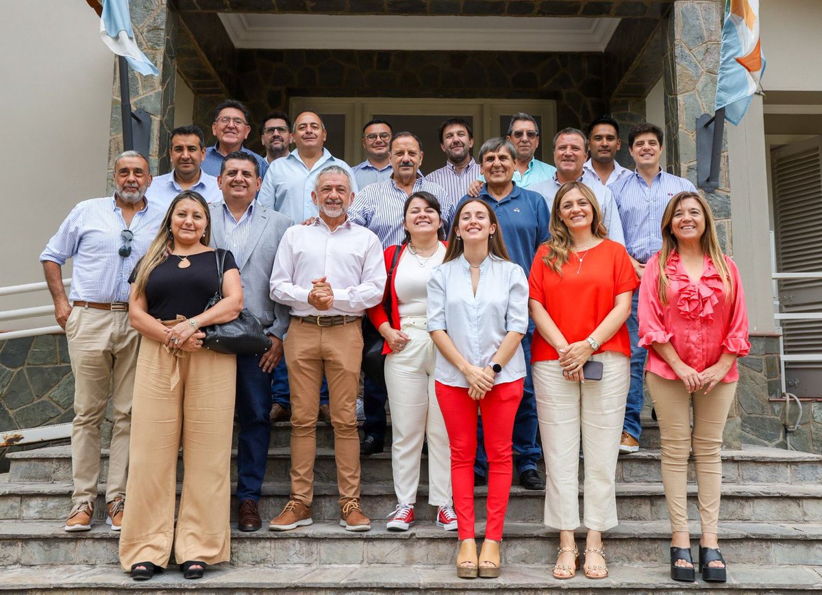 Como buen Riojano, el Gobernador practica  el Federalismo en nuestra provincia, cosa que el gobierno nacional no contempla y que tanto daño hace al interior del país. Lo  apoyamos incondicionalmente en sus medidas como la creación de una nueva herramienta financiera.