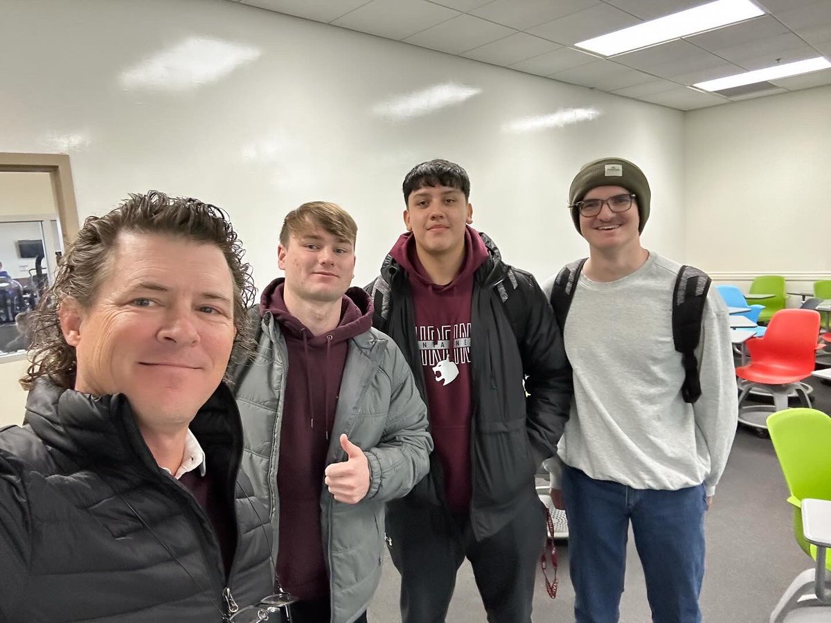 SchreinerBSB's tweet photo. FIRST DAY of SPRING 2024 #PICSwPROFS #FIGHTforSCHREINER https://t.co/s4TDern0A1