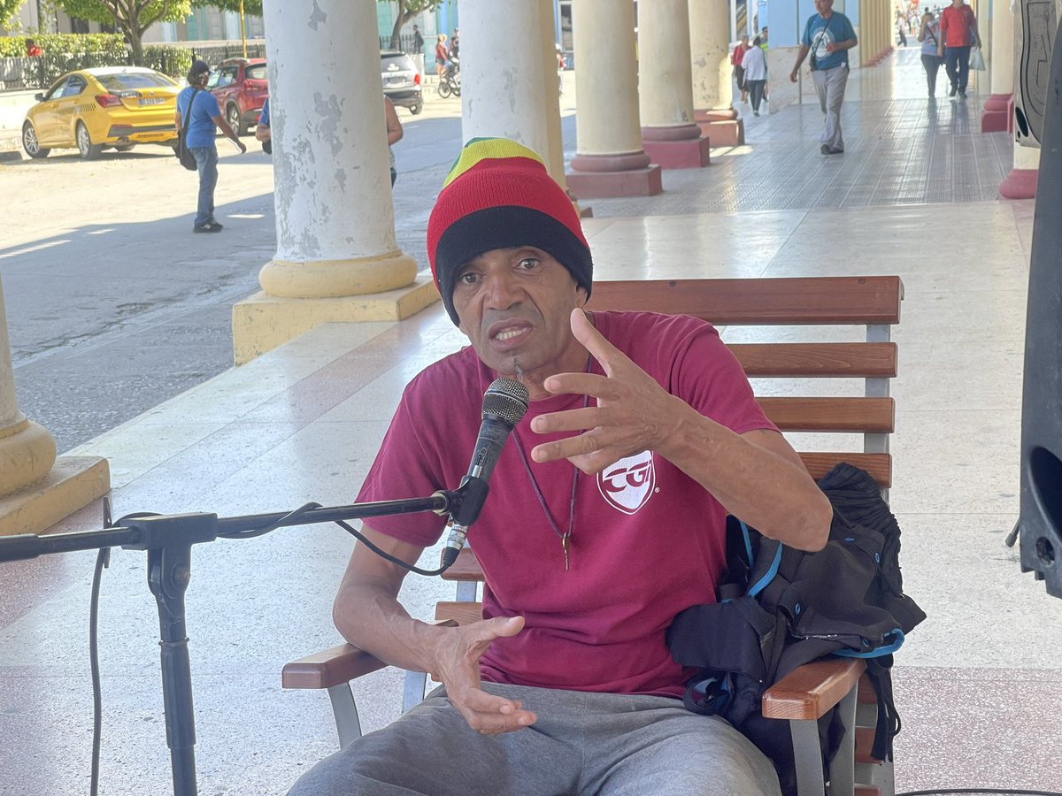 manueldositeo's tweet photo. “Huellas en el tiempo”
👉Conversatorio con el artista plástico Vladimir Sánchez Pérez sobre su gran trayectoria en el Colectivo Plástico Bayado con categoría Nacional. Celebrando la 41 Semana de la Cultura  Holguinera.
#SomosCulturaHolguín
#SemanadelaCulturaHolguinera https://t.co/d9tvG0eISA