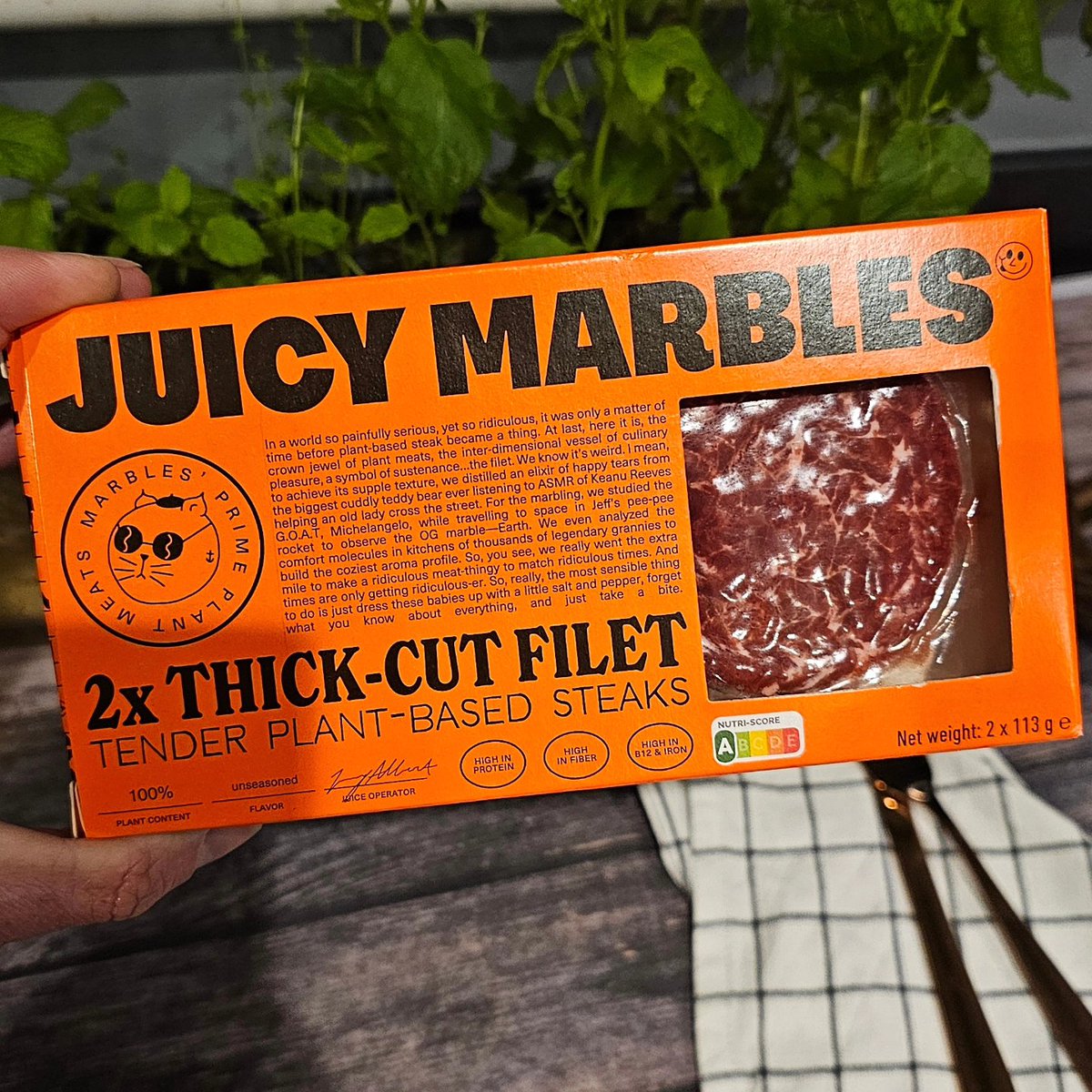 Steak &amp; Chips. 

With homemade peppercorn sauce.

Going #Vegan doesn't mean you have to go without. These delicious, very meaty, high protein steaks are a great example of what's now available.

20g of protein per steak

#veganuary #plantprotein