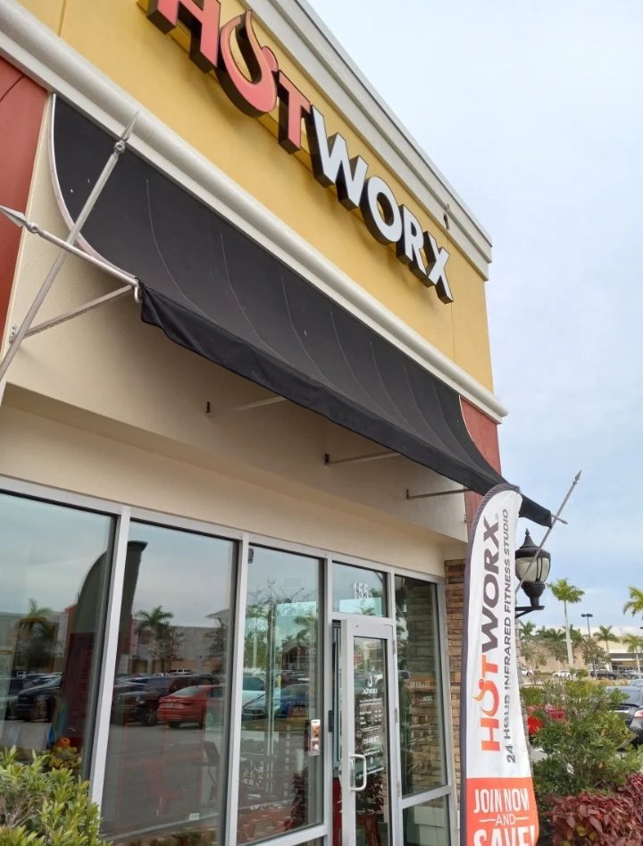 Ivy2Hottie's tweet photo. Life &amp; All Things Living

★彡[ 𝓘𝓿𝔂 𝓒𝓪𝓻𝓽𝓮𝓻 ]彡★

#SOLO 

 I'd been filling in at various studios around Fort Myers and today I was at HotWorx. Things had been busy and I was finally taking a break in the small area near the front, eating a light salad and enjoying ~ https://t.co/0kOp8v2PBv