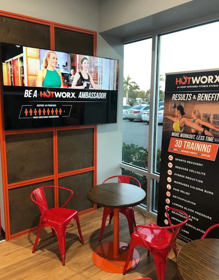 Ivy2Hottie's tweet photo. Life &amp; All Things Living

★彡[ 𝓘𝓿𝔂 𝓒𝓪𝓻𝓽𝓮𝓻 ]彡★

#SOLO 

 I'd been filling in at various studios around Fort Myers and today I was at HotWorx. Things had been busy and I was finally taking a break in the small area near the front, eating a light salad and enjoying ~ https://t.co/0kOp8v2PBv