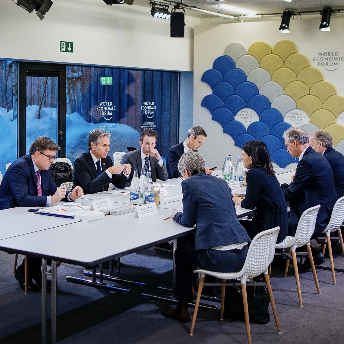 Closest transatlantic coordination: After their Middle East trips, @ABaerbock &amp; <a href="/SecBlinken/">Secretary Antony Blinken</a> coordinate on the sidelines of #WEF24 on the way ahead with regard to Gaza and on avoiding regional escalation. Complete agreement to continue to support Ukraine with full force.