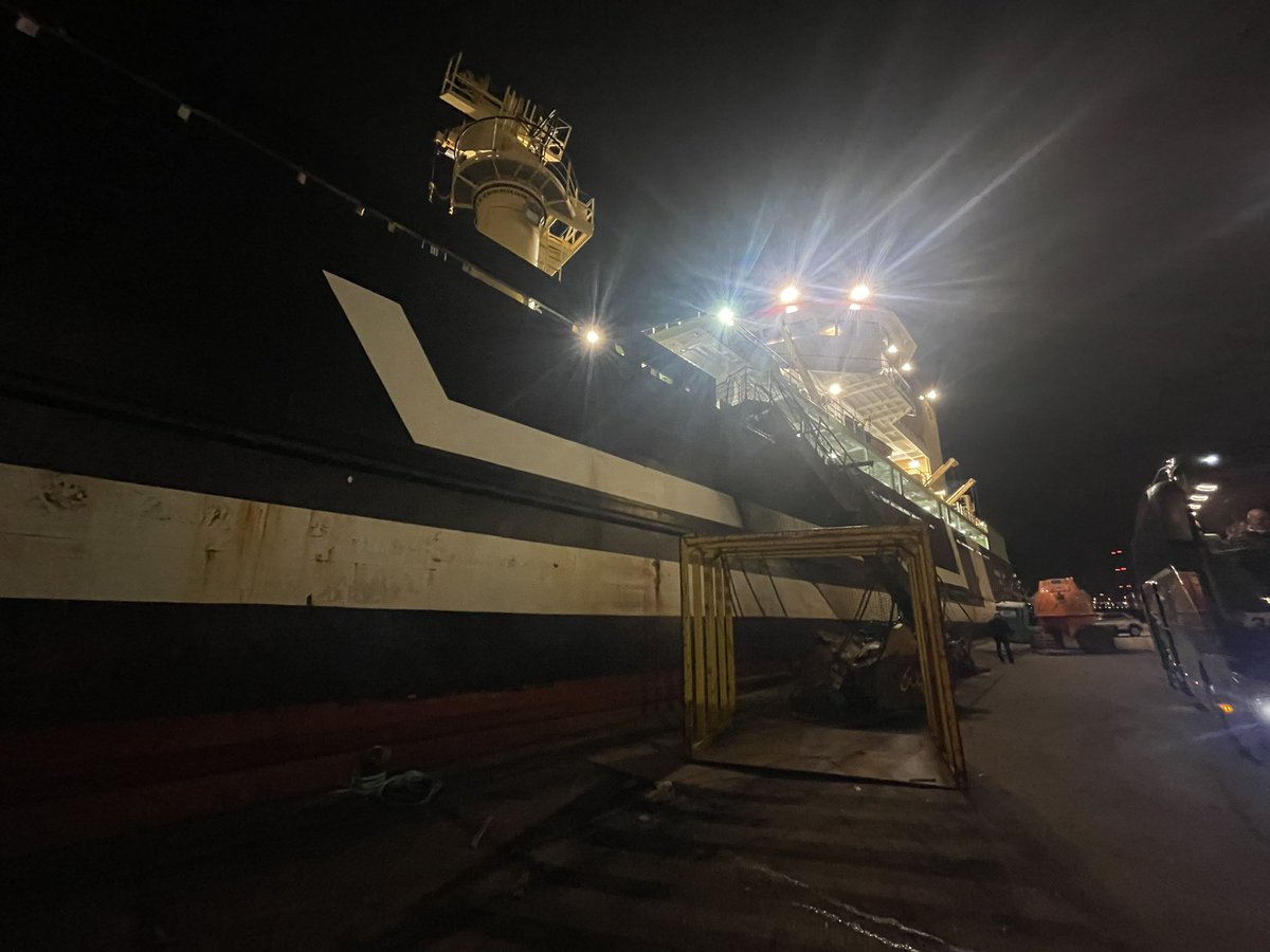 Met twee bussen vol met sponsors het grootste vissersschip ter wereld de Annelies Ilena van hoofdsponsor Parlevliet en van der Plas bezocht. Een uitgebreide rondleiding gehad en gegeten op de brug. Zeer indrukwekkend. Nu naar #azqui