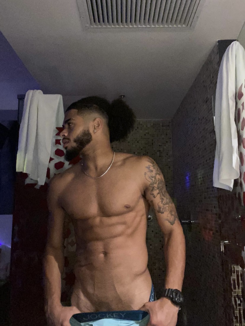 Thirsttrapdemon's tweet photo. lets take a trip to the bed 😏💦 https://t.co/hqpvz7LndM