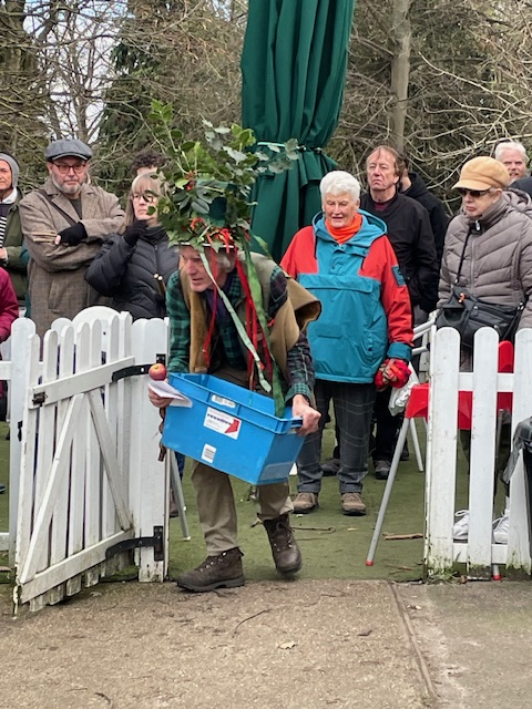 rashmeerl's tweet photo. Lovely to join @Richstories, @julian_may &amp; our larger communtiy at the wassail in the Pleasaunce in east #greenwich, which featured high on @Tradfolketc's nation-wide listing. https://t.co/JrKfHtKyzj