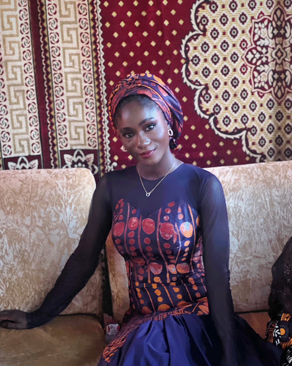 Hauwa_L's tweet photo. *stares in dollars* https://t.co/49B50SKpjy