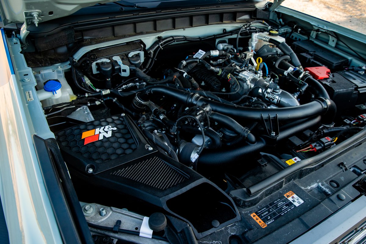 knfilters's tweet photo. K&N intake + charge pipe + throttle control module = Unbeatable combo for your Bronco ๐
#knfilters #fordbronco #bronconation #coldairintake #chargepipe https://t.co/sPy9JjrVaO