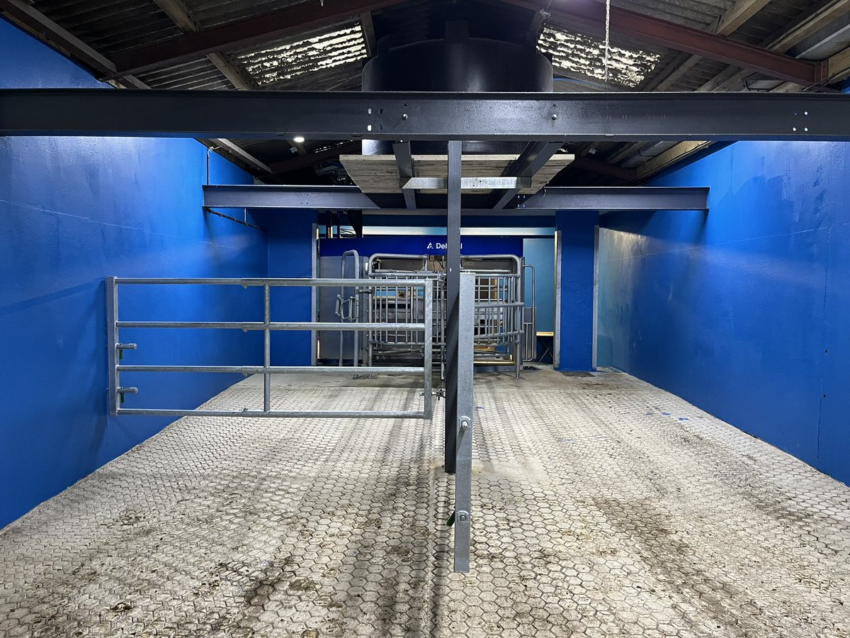 George_Pearman's tweet photo. Fifth and final robot up and running today. Hopefully will work as a training robot. #teamdairy #delaval https://t.co/yx4NC77c2s