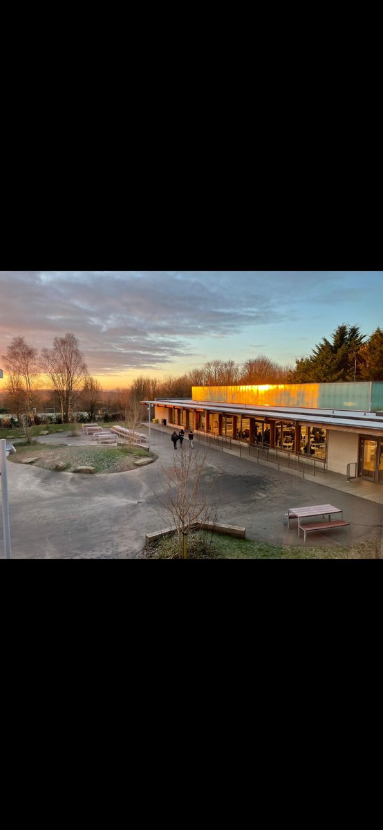 RalphAllenBath1's tweet photo. Who has the best office in the school? My vote is Miss Tytherleigh! #viewsformiles #sunset @NjenkinsRAS https://t.co/CPipFJqcVa