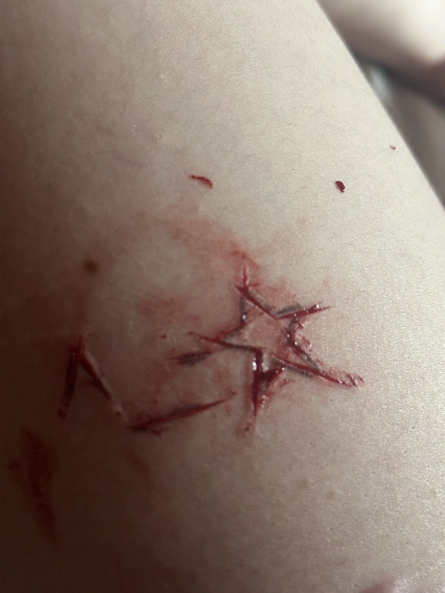 victim2005's tweet photo. Ts so uneven but wtv https://t.co/c8cOGblpRU