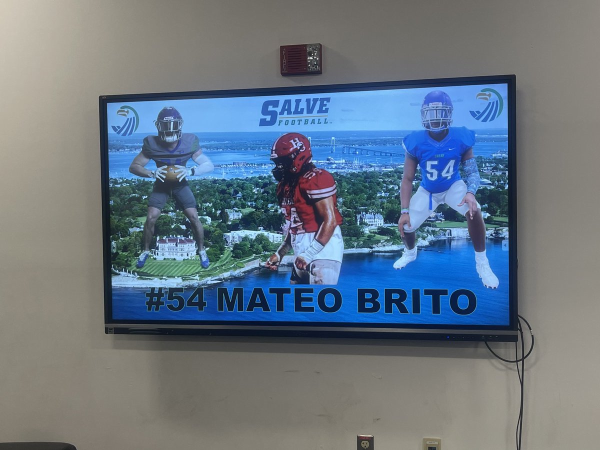I had an amazing visit <a href="/SalveRegina/">Salve Regina University</a> with <a href="/GilmartinKevin/">Kevin Gilmartin</a> @CoachHenny11 <a href="/CoachDeLade/">Coach Greg DeLade</a> thank you for showing me around the beautiful campus and showing me your facilities. <a href="/Salve_Football/">Salve Regina Football</a>