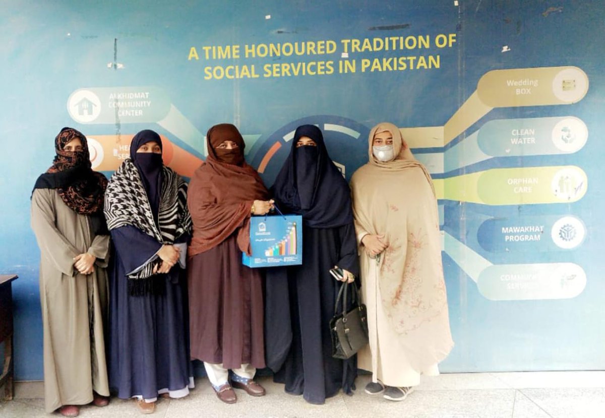 AKFWomenWing's tweet image. نور فلاح فاؤنڈیشن کی صدر محترمہ بشری صاحبہ کا الخدمت فاؤنڈیشن ویمن ونگ کے دفتر دورہ۔۔ محترمہ کلثوم رانجھا صاحبہ اور ذمہ داران سے ملاقات ھوئ۔۔مختلف سرگرمیوں کے متعلق گفتگو ھوئ اور اکٹھے کئ پراجیکٹس پر کام کی پلاننگ ھوئ۔۔

#Alkhidmat #Supportpakistan #DonateForPakistan