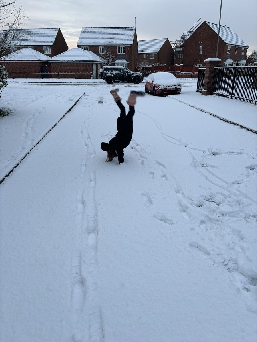 anna_mcdonald's tweet photo. @Farnworth5OG Cartwheels in the snow today https://t.co/sfBLMtGOUs
