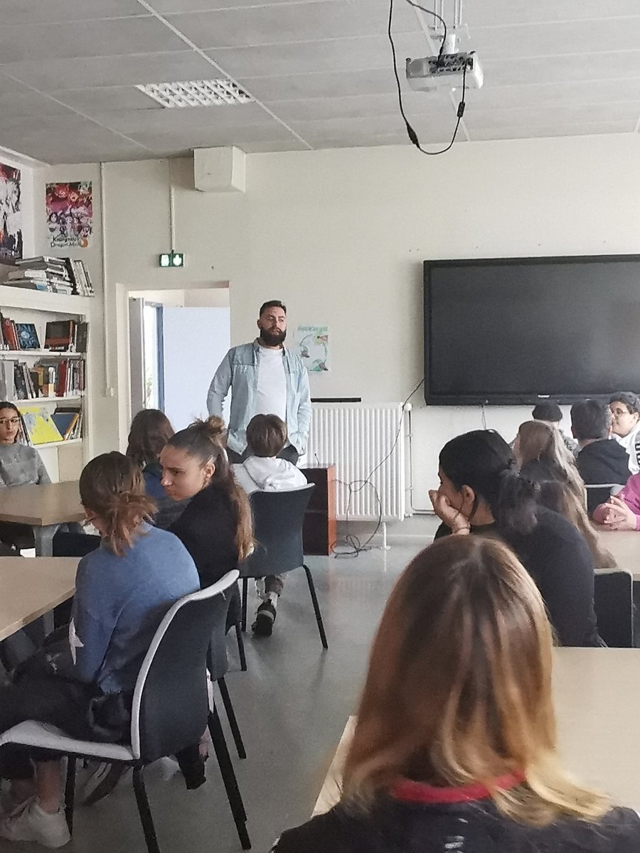 JeanRostandGers's tweet photo. 2nde rencontre avec des professionnels pour les 4eme et 3eme du @JeanRostandGers avec un agent immobilier 🏘️🧱📝 cette fois ! Une 30aine d'élèves ce midi 💪 #peac #parcoursavenir #orientation @dsden_32 @actoulouse @farid_djemmal @MostafaFourar
#miniconference https://t.co/IWprIT9pFY