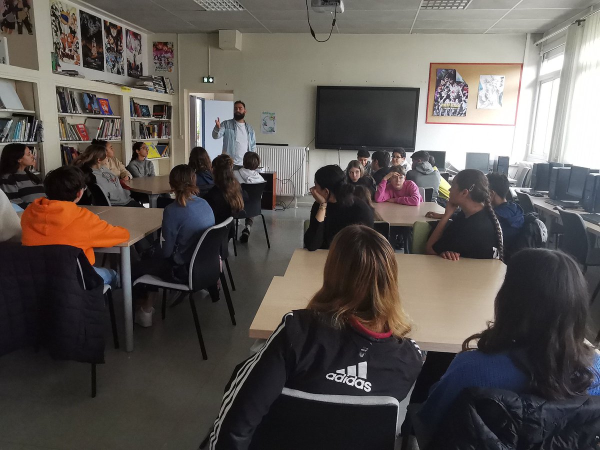 JeanRostandGers's tweet photo. 2nde rencontre avec des professionnels pour les 4eme et 3eme du @JeanRostandGers avec un agent immobilier 🏘️🧱📝 cette fois ! Une 30aine d'élèves ce midi 💪 #peac #parcoursavenir #orientation @dsden_32 @actoulouse @farid_djemmal @MostafaFourar
#miniconference https://t.co/IWprIT9pFY