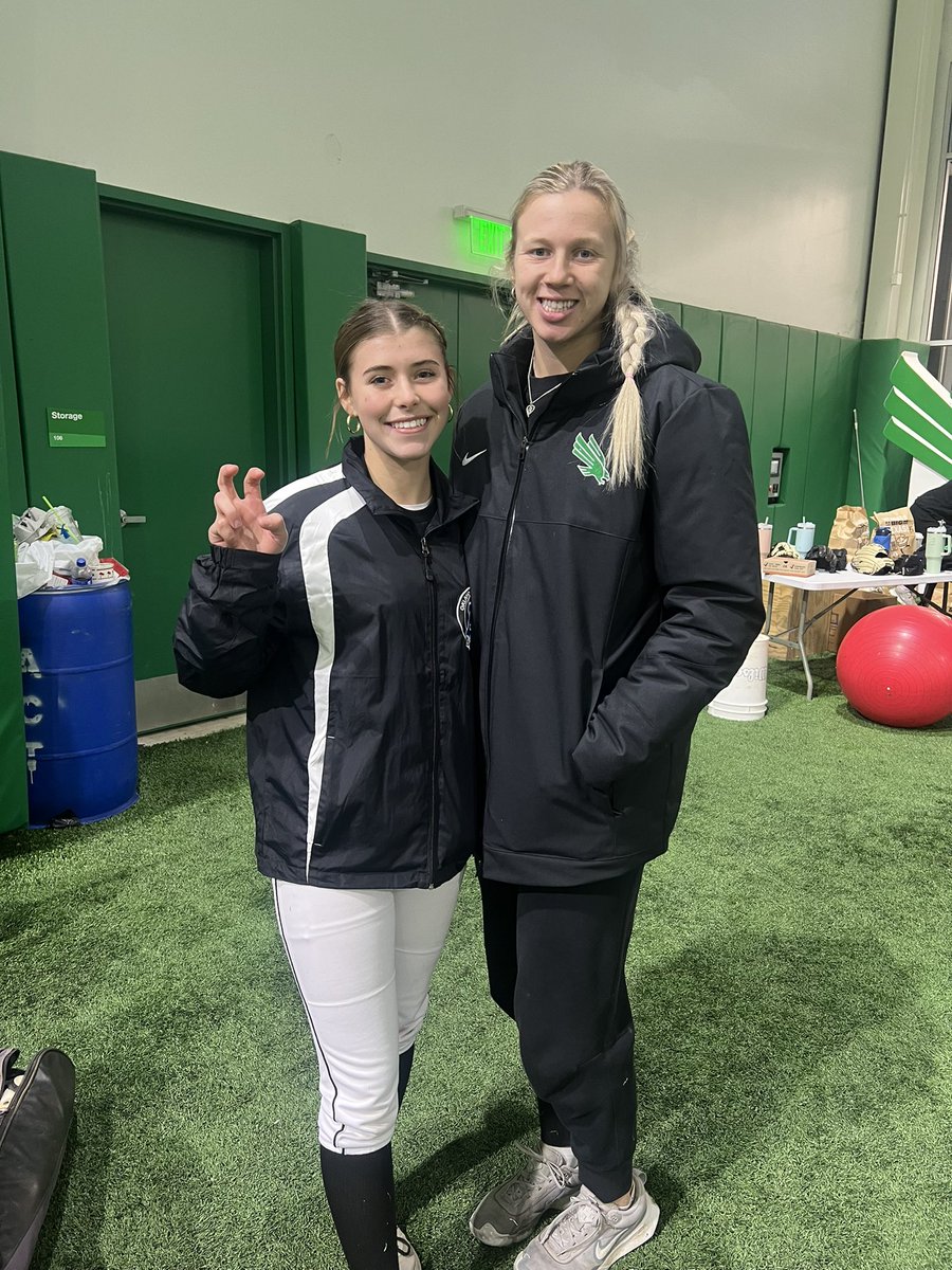 landree_u's tweet photo. Thank you so much for the great experience!!

@MeanGreenSB   @RodneyDeLong @CoachJayGwyn  @gwyn_coach @hunter_hays27  and thank you @SkylarSavage21 for all the help pitching!! 
GMG💚🤍
#meangreen
#oklahomaathletics https://t.co/UPuXusrHwJ