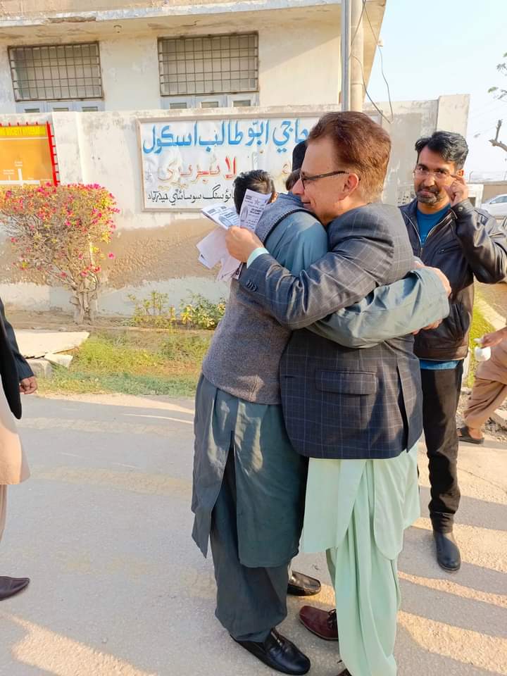 sabakhadim28's tweet photo. Door to Door Election Work in Deeplai Memon Colony and East Qasimabad. 

#AyazLatifPalijo 
#GDA 
#PS60
#voteforstar 
#Qasimabad
@AyazLatifPalijo https://t.co/0YzPQ7qc1w