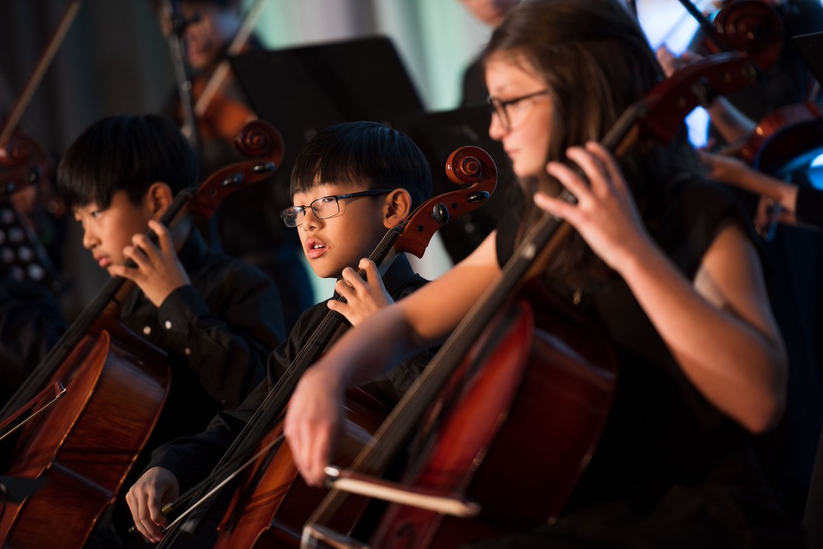 SoundsMaestro's tweet photo. Happy #TuneinTuesday!
Check out these photos from a performance back in 2019. You can see some of the original Collective members and a few of our wonderful alumni!
#tunein #TheCollective #soundsacademy #music #musiceducation #education #cello #violin #viola https://t.co/aadxAyxDi0