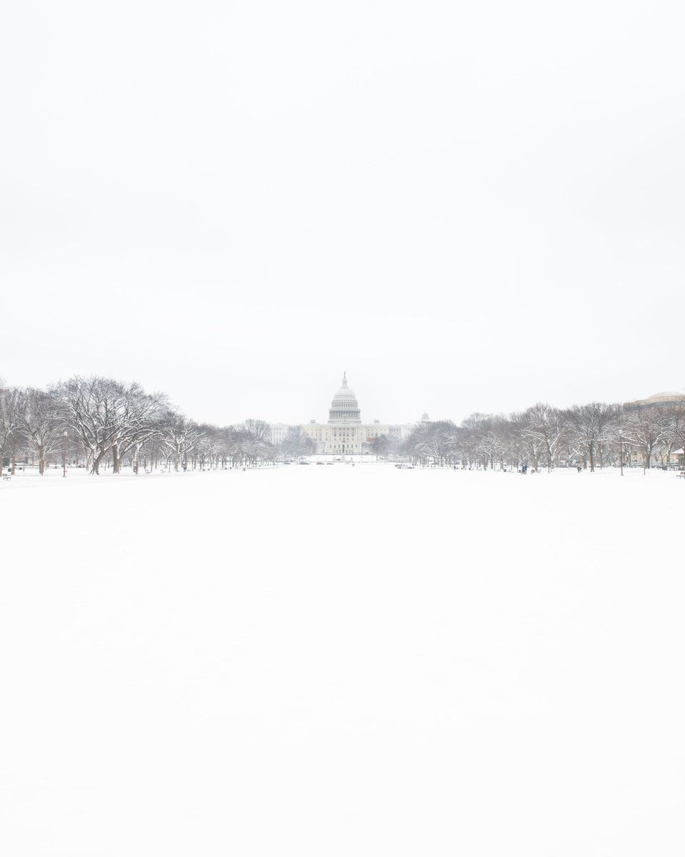 Snowy scene from a beautiful morning! @WashProbs @washingtondc @washingtonian @PoPville @capitalweather @NationalMallNPS @nationalmall @DCist @NatlParkService #WashingtonDC @usinterior #findyourpark #igdc @StormHour @ThePhotoHour @visitthecapitol @nikonusa @buzzfeedstorm