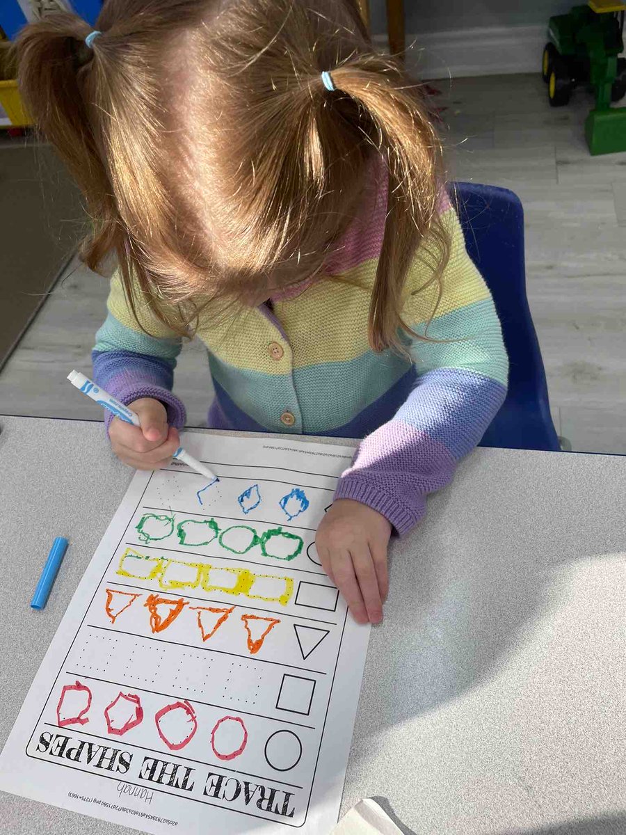 Tracing Tales at #WalnutStreet Preschool! Preschool learners embarked on a creative journey as they discovered the enchanting world of shapes through tracing! 
#WalnutStreetShapesAndTraces #PreschoolCreativity #LearningThroughArt #VVCS #VictoriaVillage #ChildcareOntario