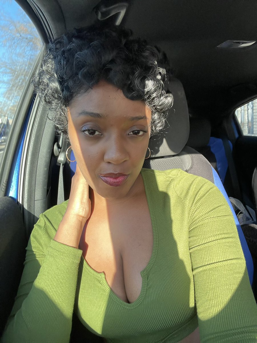 BeautifulSoulJ's tweet photo. Yesterday 🥹🌱 #shortwig #blackwomen #melanin #skin #follow https://t.co/Dc8O0TLr6S