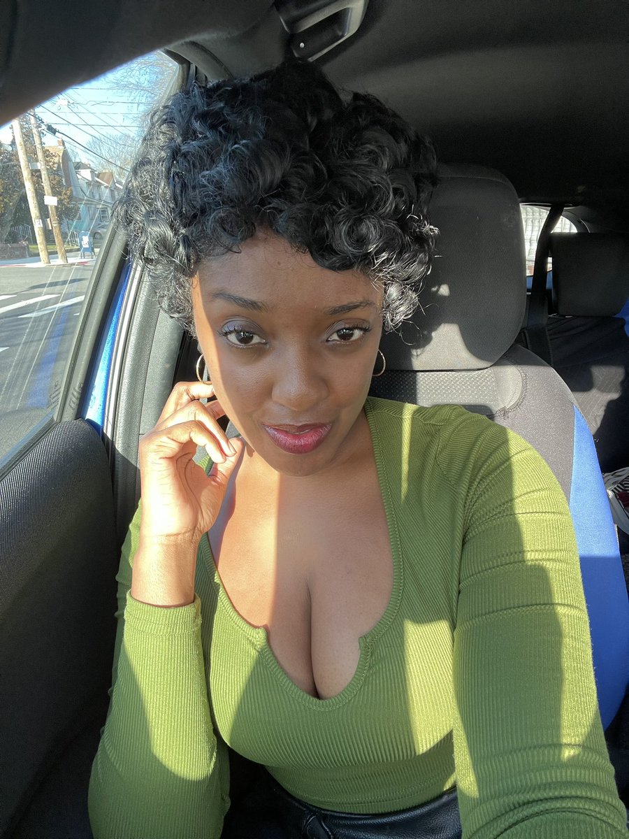 BeautifulSoulJ's tweet photo. Yesterday 🥹🌱 #shortwig #blackwomen #melanin #skin #follow https://t.co/Dc8O0TLr6S