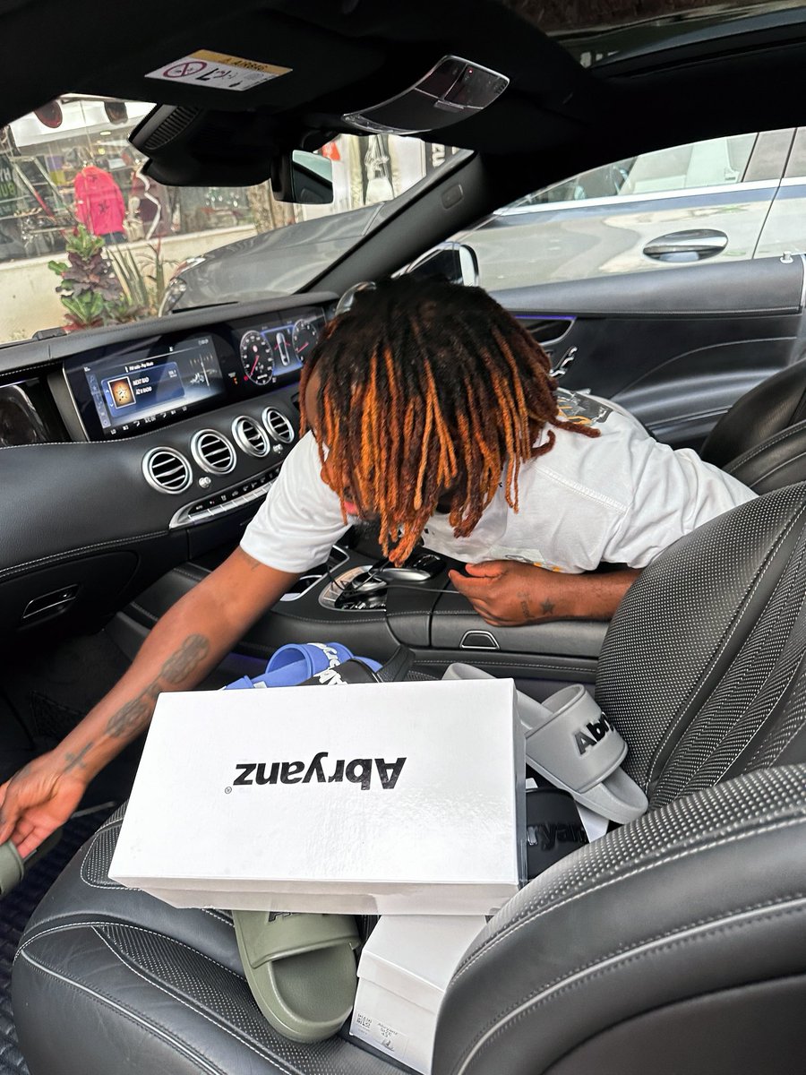 AbryanzOfficial's tweet photo. Just can’t go unnoticed 

#AbSlides #ShopAbryanz #Abryanz https://t.co/P0wg8cgSvf
