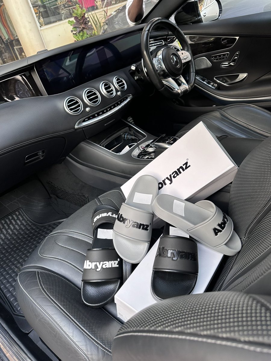AbryanzOfficial's tweet photo. Just can’t go unnoticed 

#AbSlides #ShopAbryanz #Abryanz https://t.co/P0wg8cgSvf