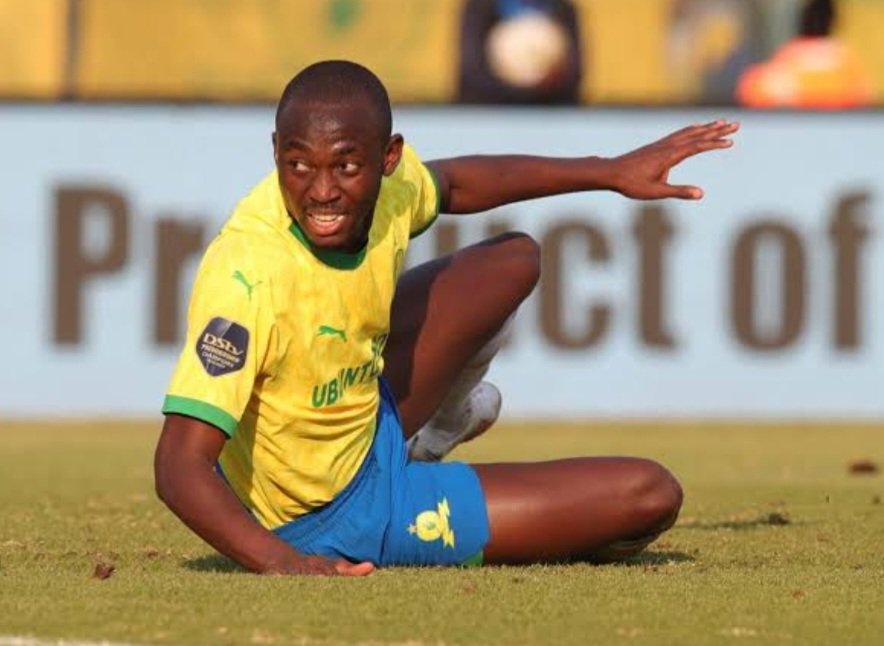 LungaBlood's tweet photo. Shalulile must go to Naturena and join others 🤣🤣🤣🤣🤣🤣 https://t.co/1t5IywBa9M