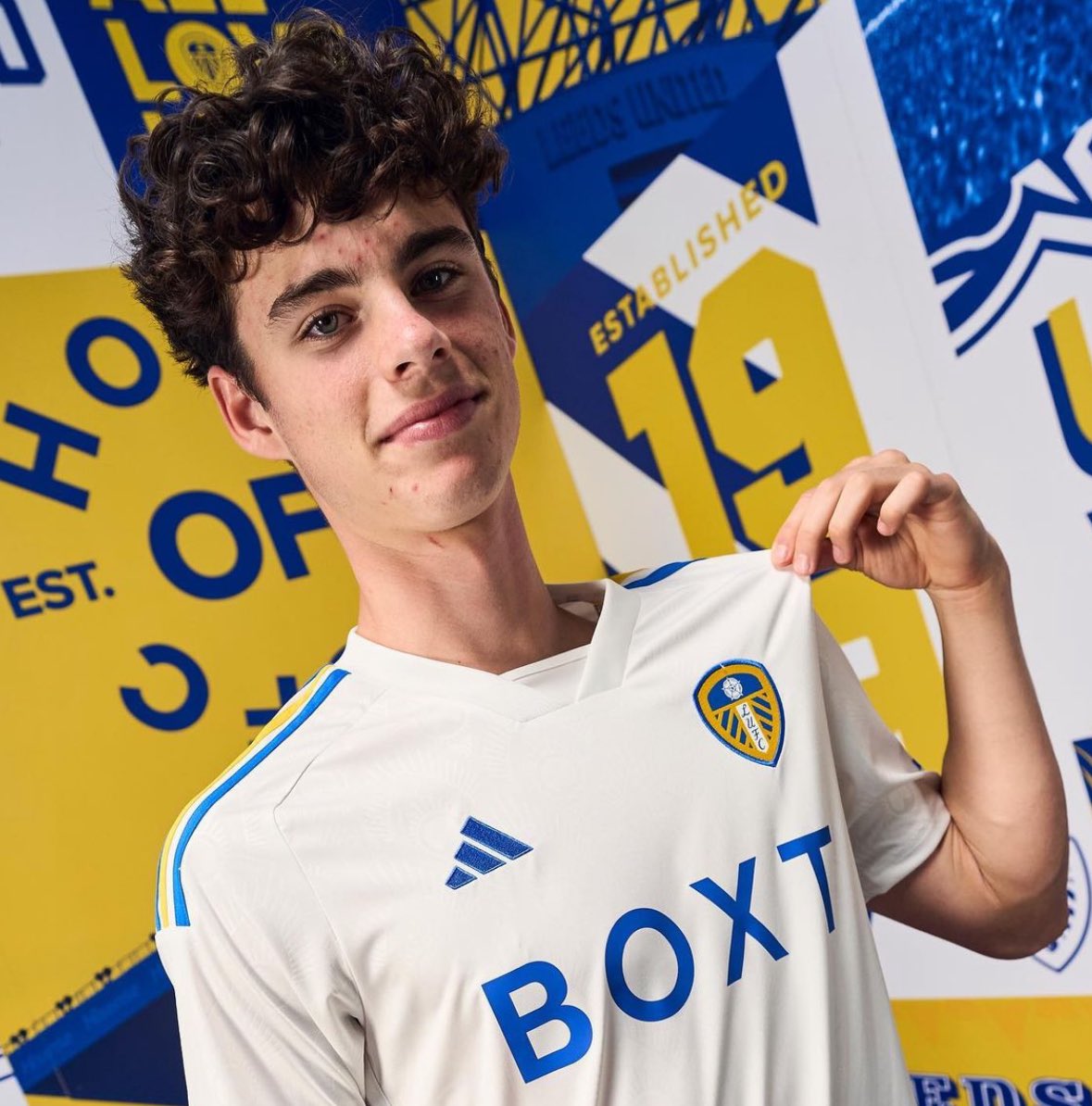 Fabrizio Romano (@fabrizioromano) on Twitter photo π‘π΅ Leeds United talent Archie Gray has agreed a new contract valid until June 2028.
New contract runs for next four and half yesrs and will replace a previous deal which was due to expire in 2025.
Excellent news for #LUFC. π‘π΅ Leeds United talent Archie Gray has agreed a new contract valid until June 2028.
New contract runs for next four and half yesrs and will replace a previous deal which was due to expire in 2025.
Excellent news for #LUFC.