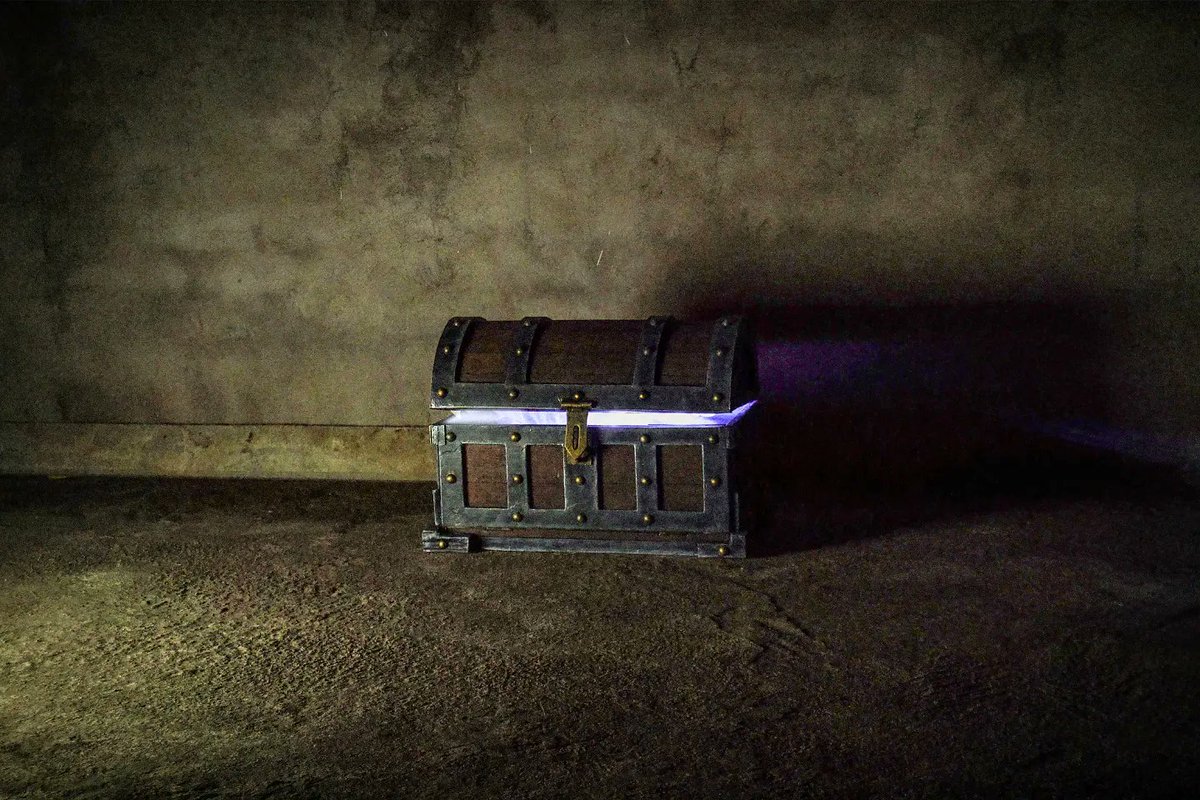 artcreator_Smit's tweet photo. I made a Fantasy Treasure CHEST to store my art supplies

Watch Full-process video:
https://t.co/8WEWV0TxOg

#art #craft #DIY #fantasy #TREASURE #Chestbox #filmset #movieprops #Creative #vintage 
#MYSTERY #adventure https://t.co/P5nVMAMrDi