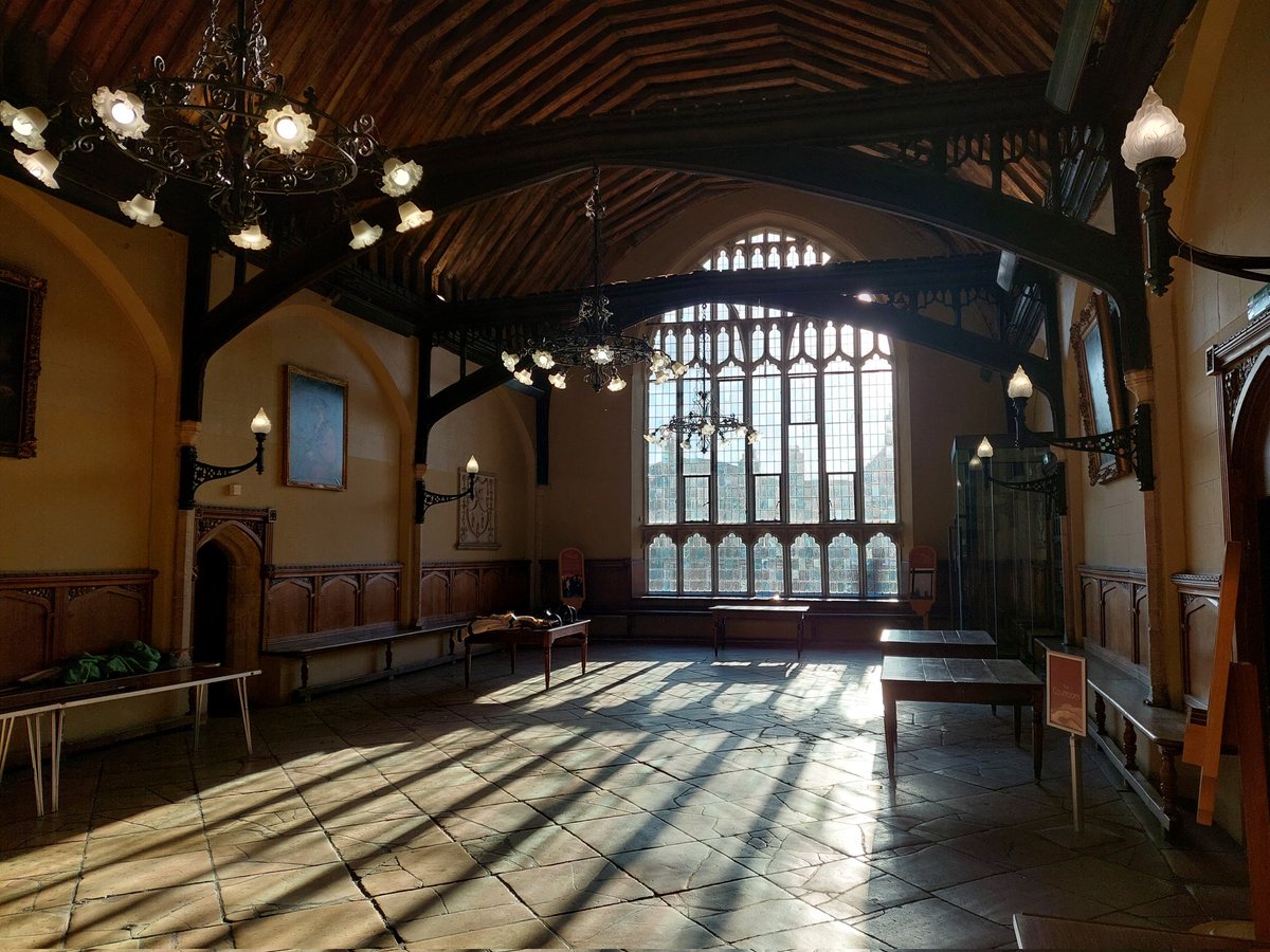 I was privileged to be able to work in the stunning, c.1420 built, Stone Hall in King's Lynn today for @storiesoflynn @NorfolkMuseums It's the perfect environment for presenting Tudor dance and warfare sessions, in this case to a group of teachers. One of my favourite spaces!